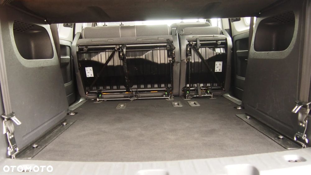 Volkswagen Caddy 1.6 (7-Si.) Edition 30 - 9