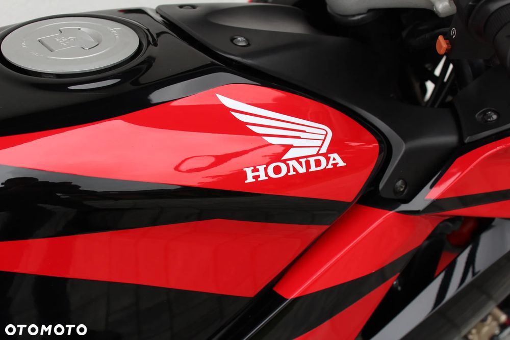 Honda CBR - 17