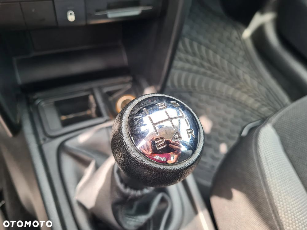 Peugeot 207 1.4 Trendy - 21