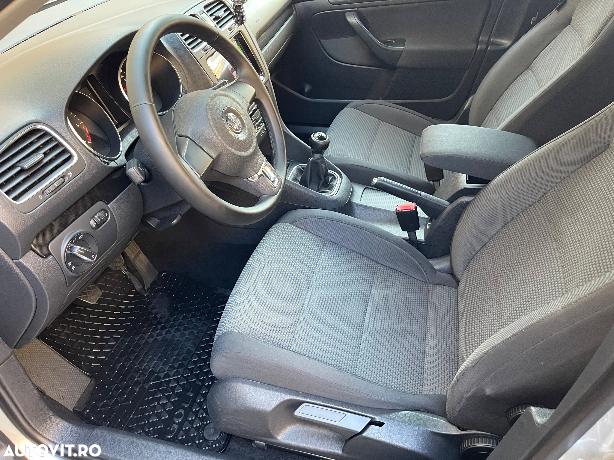 Volkswagen Golf - 9
