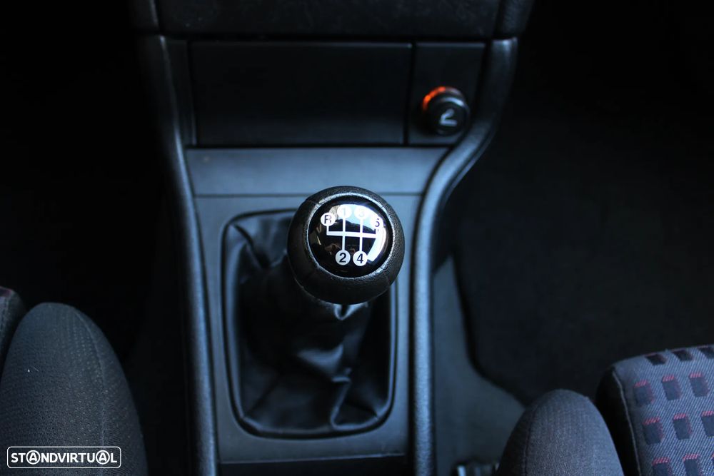 Opel Astra 1.6i Sport - 36