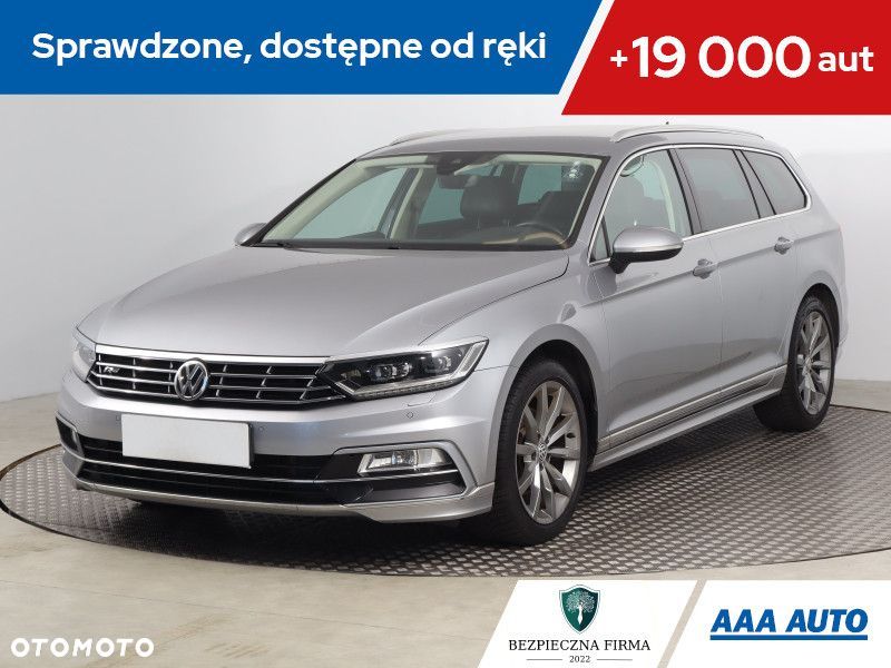 Volkswagen Passat - 1