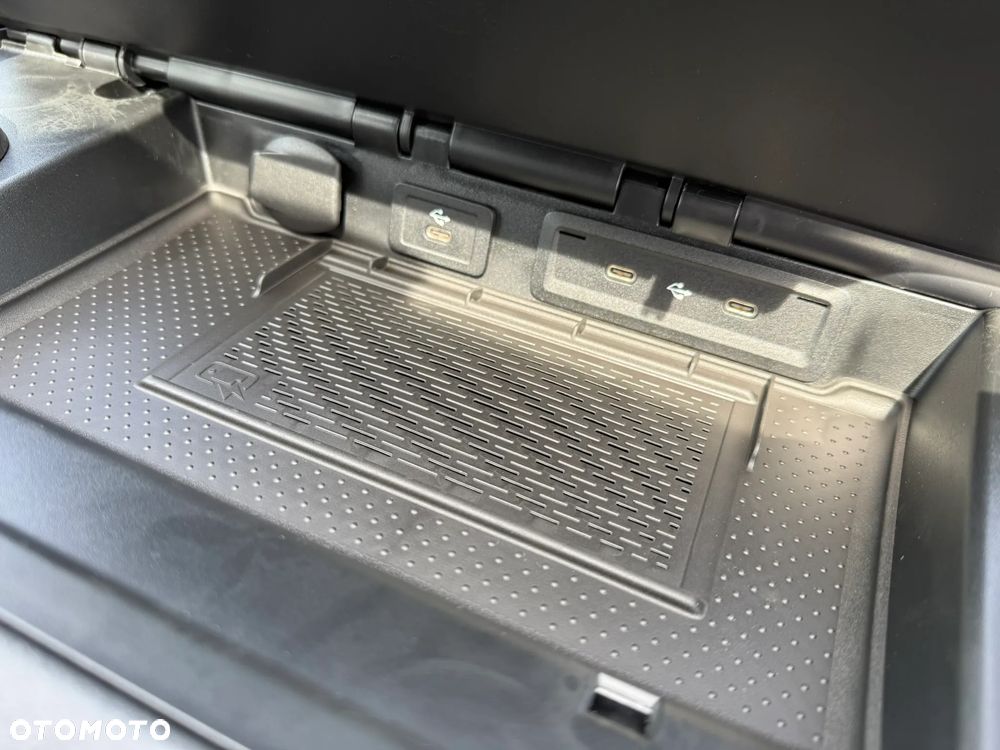 Mercedes-Benz Sprinter - 25