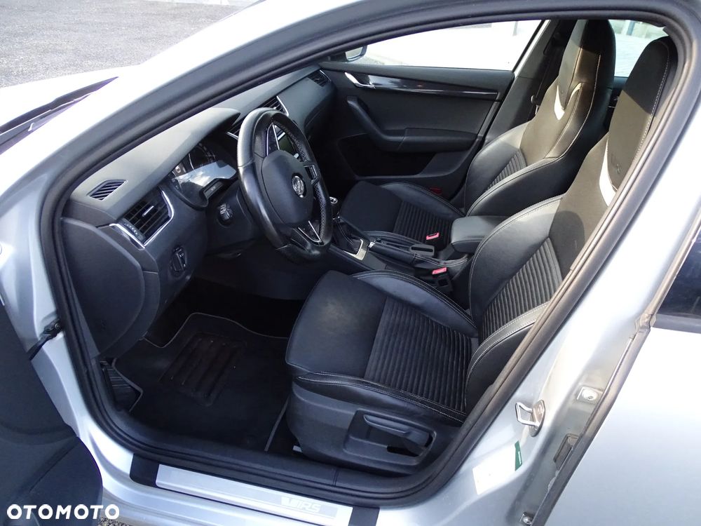 Skoda Octavia 2.0 TDI RS - 25
