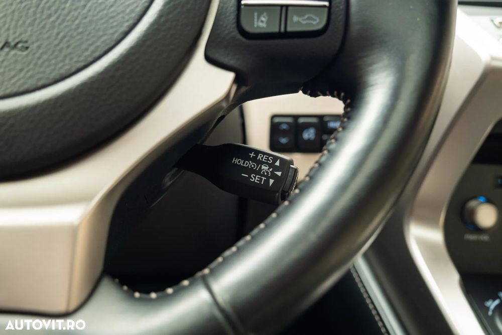 Lexus Seria NX 300h AWD Luxury - 32