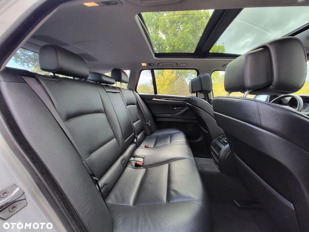 BMW Seria 5 525d xDrive - 18