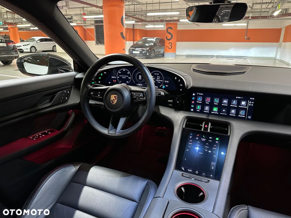Porsche Taycan 4 - 18
