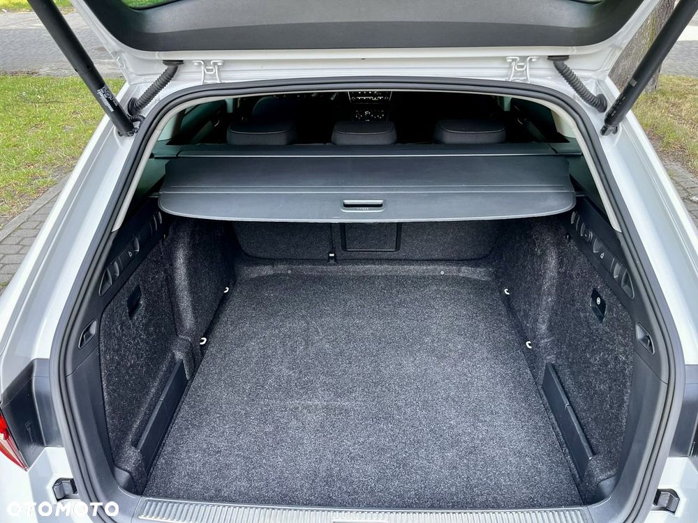 Skoda Superb 2.0 TDI SCR Ambition DSG - 20
