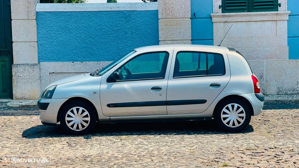 Renault Clio 1.2 16V Confort Dynamique - 2
