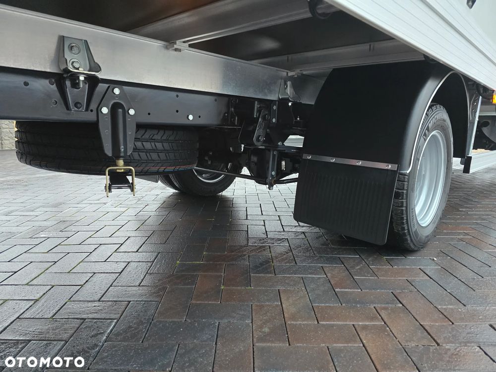 Iveco DAILY DAILY 50C16 KONTENER IZOTERMICZNY 10PALET 4,91cmDługi  2,11cmSzeroki  2,31cmWysoki  SALON PL 106 Tyś km STAN JAK NOWY NA GWARANCJI TEMPOMAT FOTEL PNEŁMATYCZNY KLIMATYZACJA AUTOMATYCZNA - 27