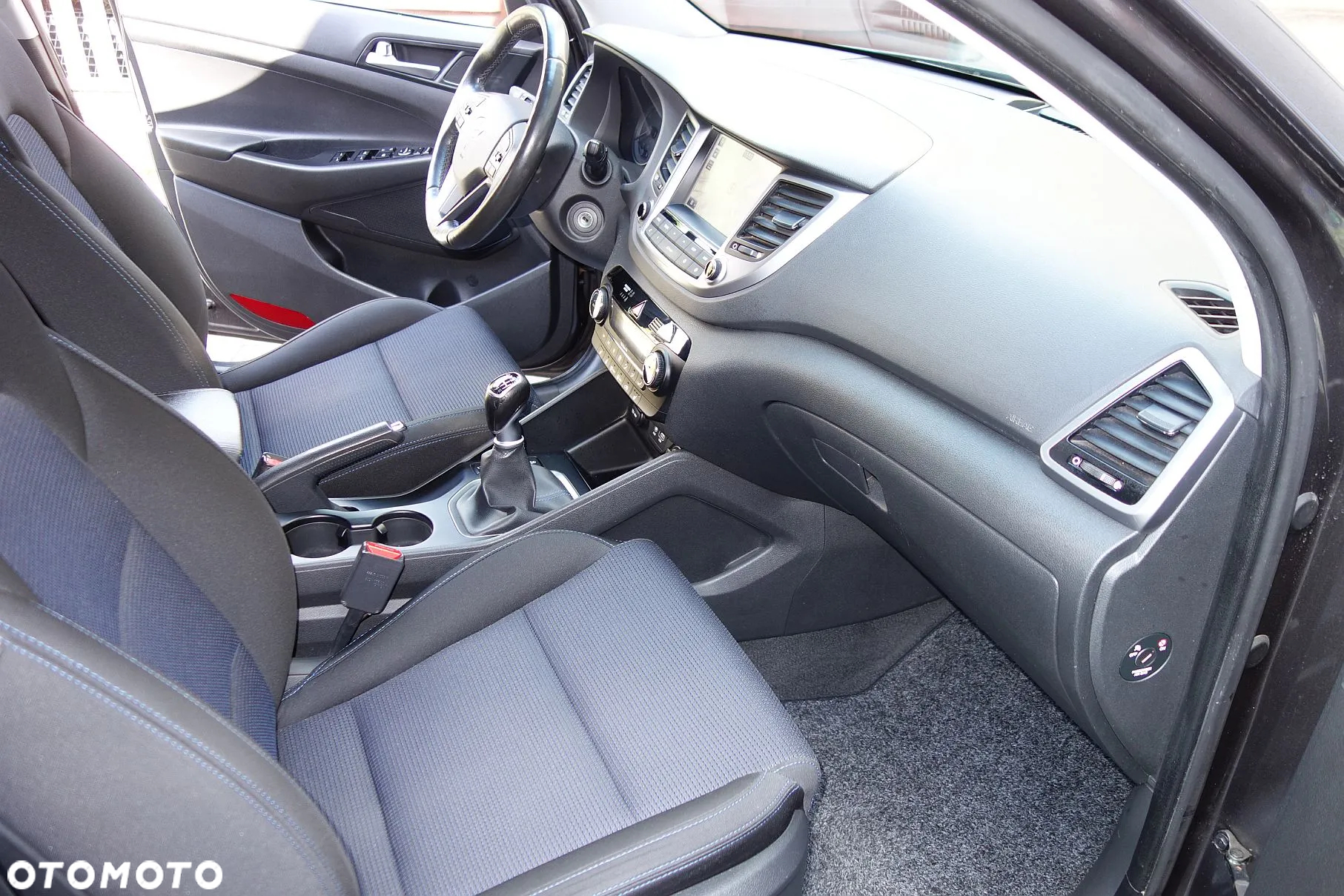 Hyundai Tucson 1.6 GDI BlueDrive Style 2WD - 37