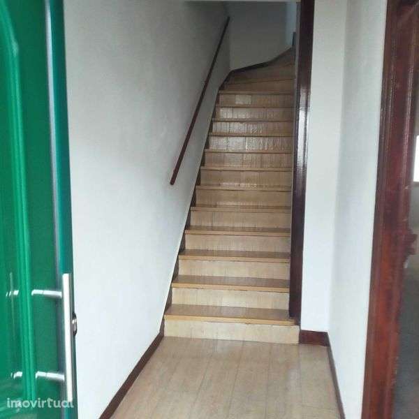 casa remodelada na parte antiga de minde - Grande imagem: 2/10