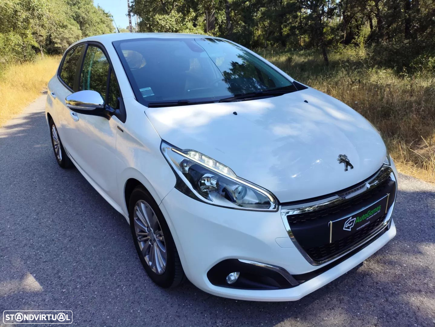 Peugeot 208 1.2 PureTech Signature - 4