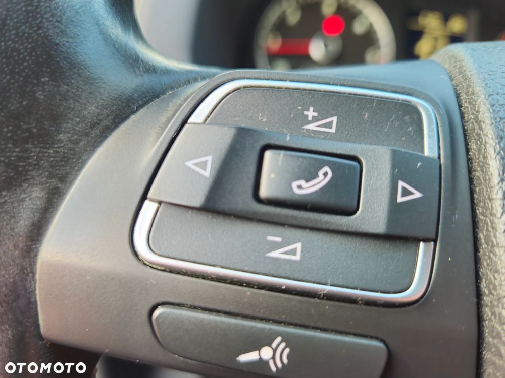 Volkswagen Touran 1.6 TDI DPF BlueMot Comfortline - 12