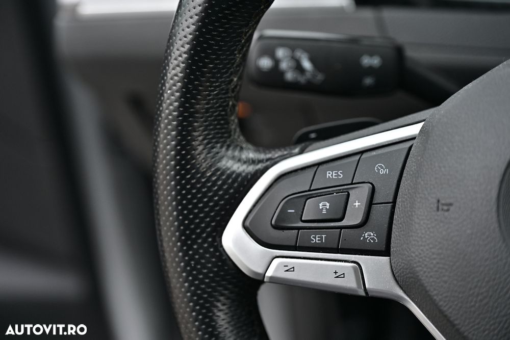 Volkswagen Passat - 25