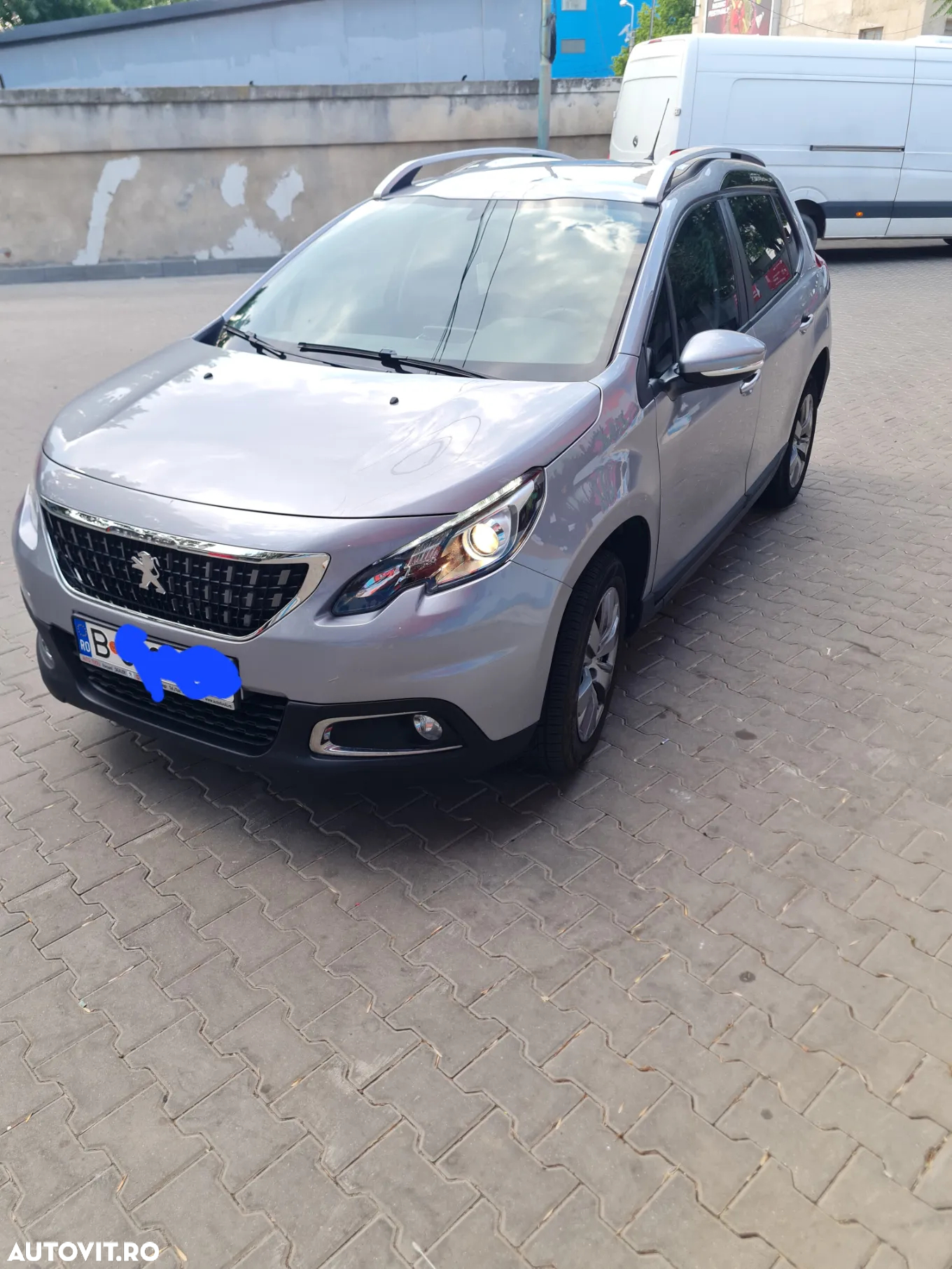 Peugeot 2008 1.5 BlueHDI FAP Allure - 4