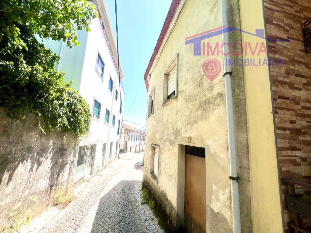 Moradias T2+T2 no centro da vila de Castanheira de Pera - Grande imagem: 4/19