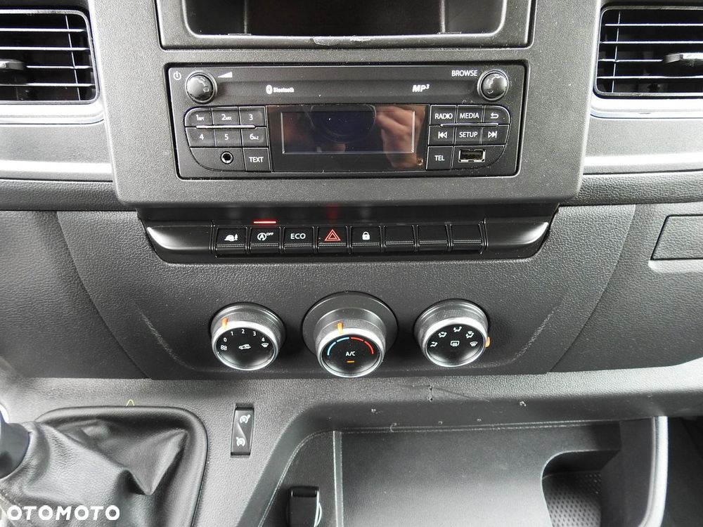 Renault MASTER PLANDEKA 10 PALET WEBASTO TEMPOMAT KLIMATYZACJA LEDY PNEUMATYKA  165KM - 33