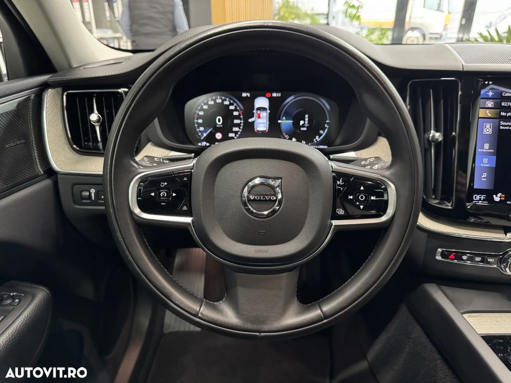 Volvo XC 60 T6 AWD Recharge Geartronic Inscription - 13