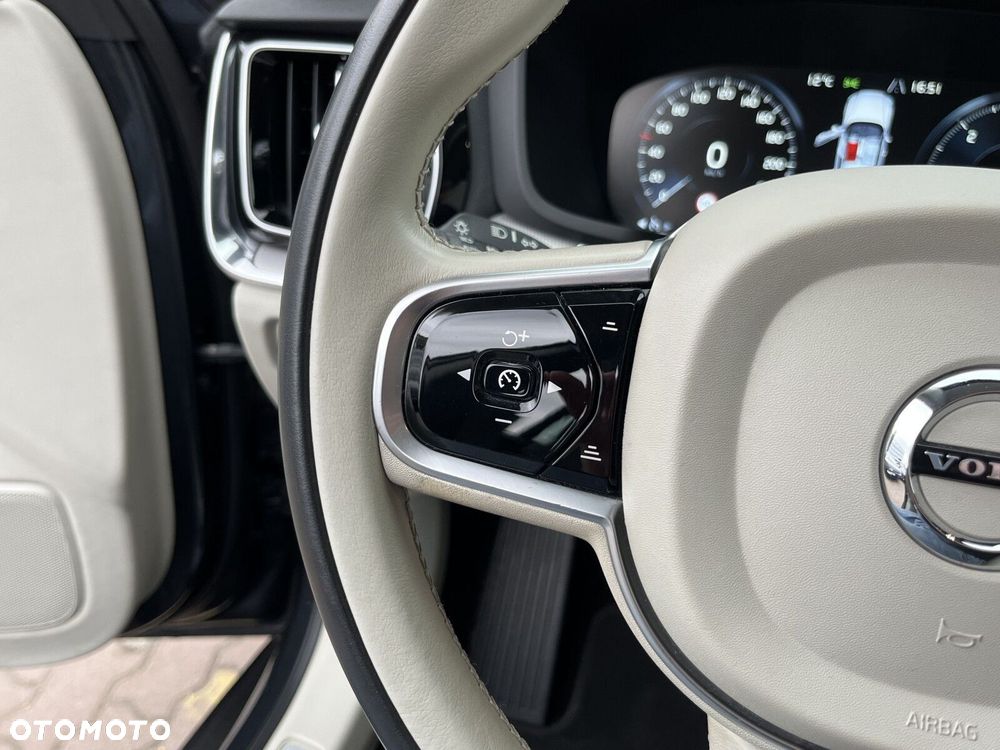 Volvo V60 D4 SCR AWD - 30