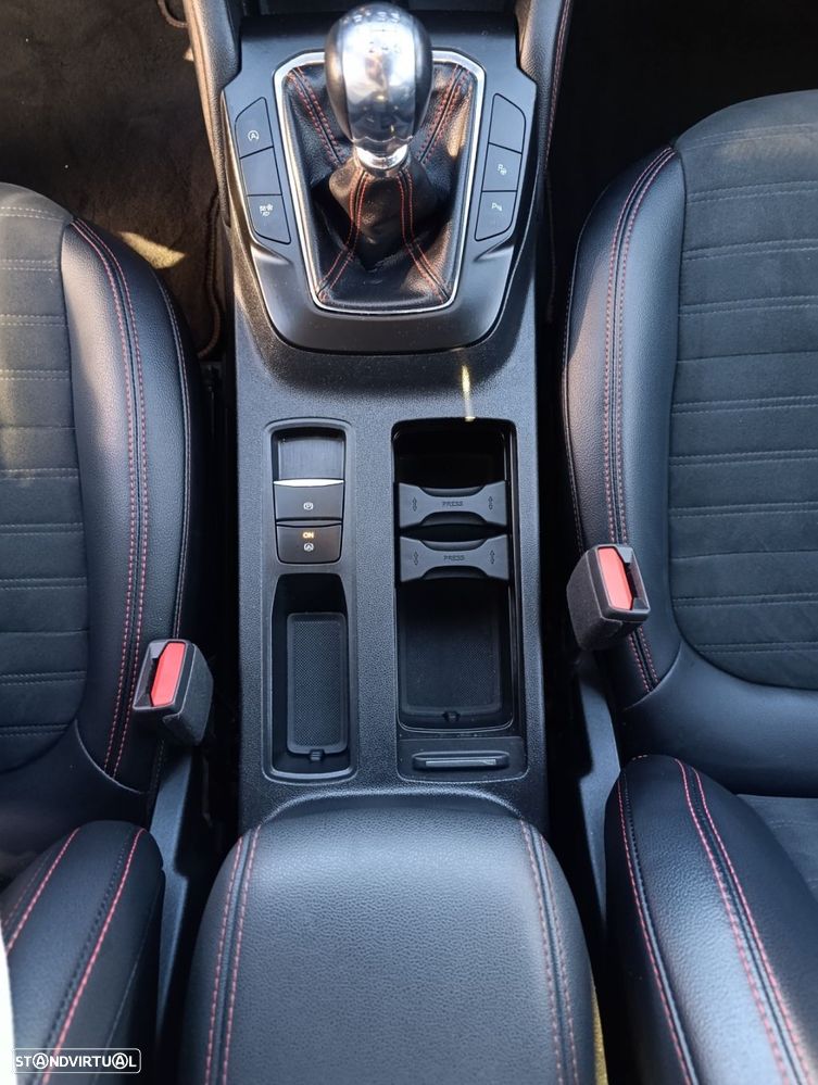 Ford Kuga 1.5 EcoBoost ST-Line X - 14
