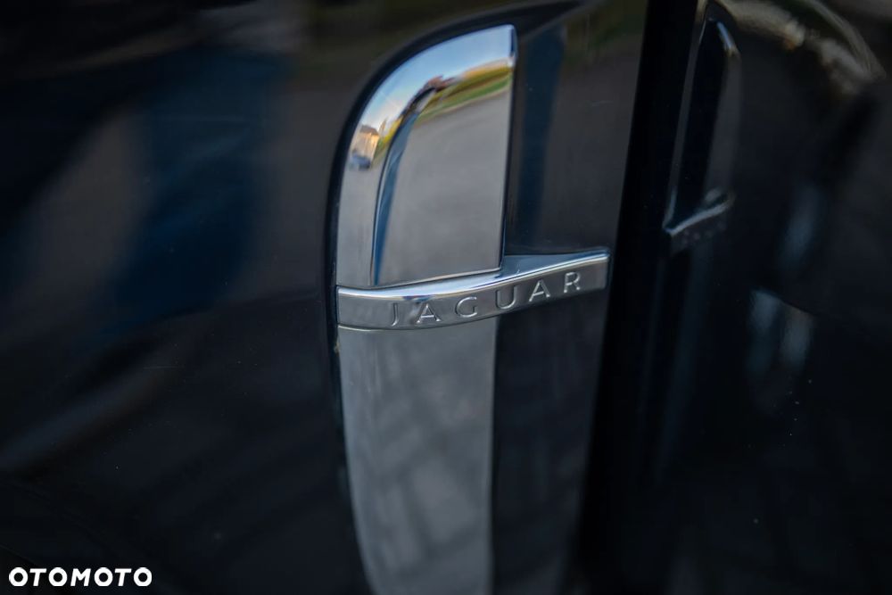 Jaguar XF 2.7 V6 D Premium Luxury - 23