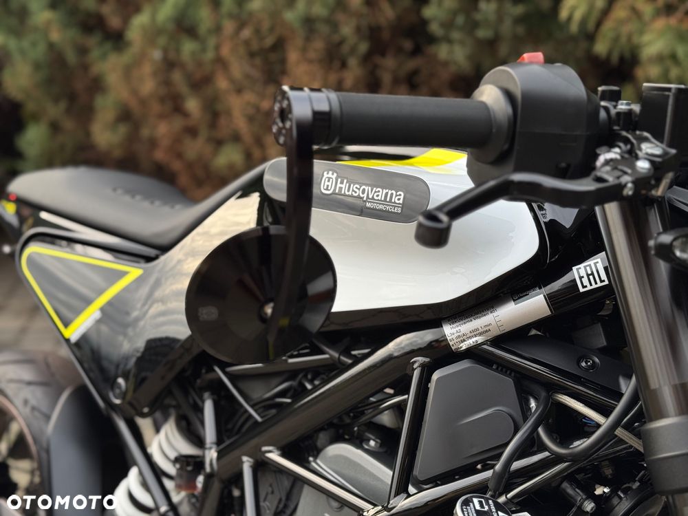 Husqvarna Vitpilen - 17