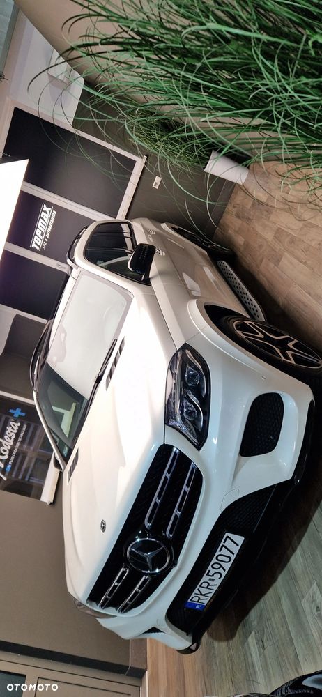 Mercedes-Benz GLS - 32