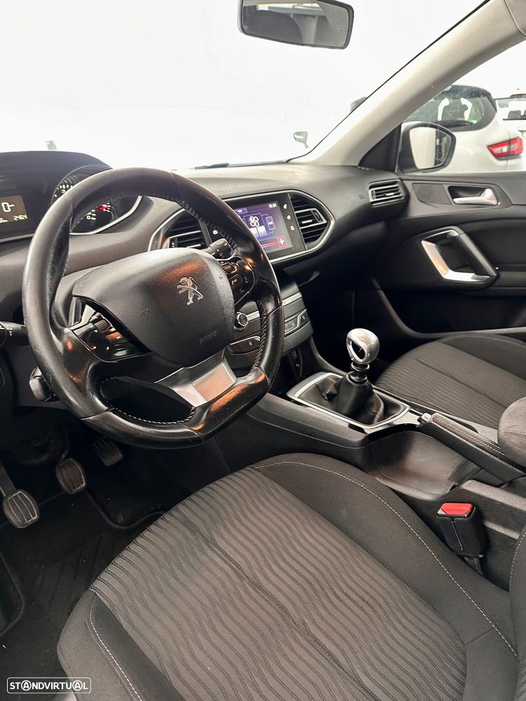 Peugeot 308 SW 1.6 BlueHDi Style - 17