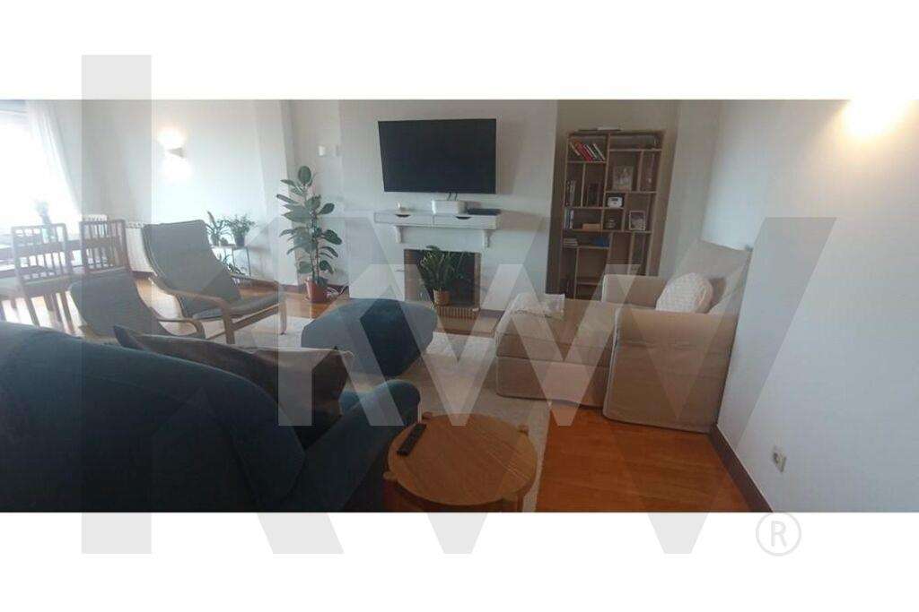 Apartamento T3, soalheiro, com varanda e 2 lugares de garagem, perto d - Grande imagem: 5/22