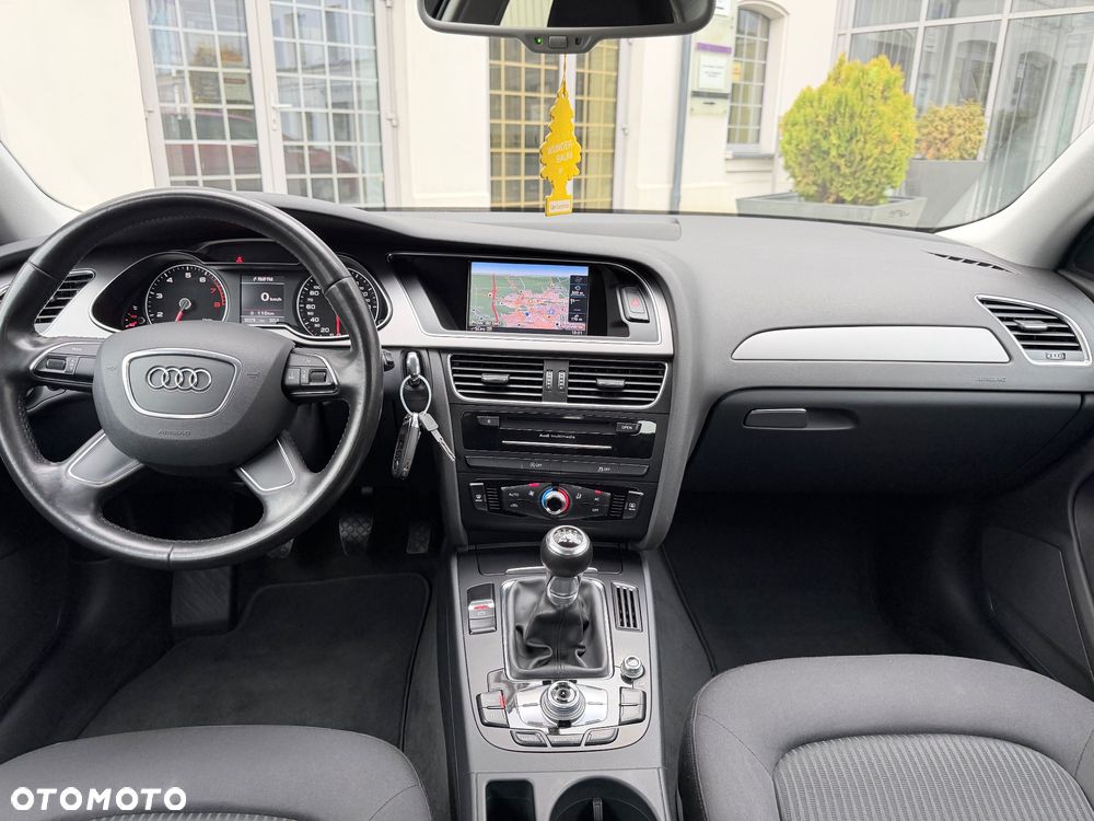 Audi A4 Limousine 1.8 TFSI Ambiente - 8