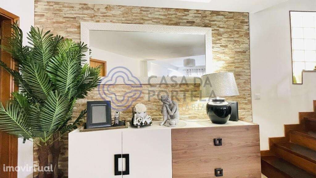 Moradia com Terraço, Churrasqueira e Vista Desafogada – Perto da Praia - Grande imagem: 5/21