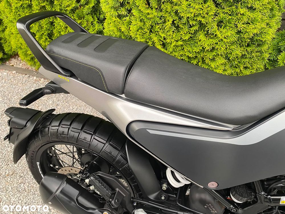 Husqvarna Svartpilen - 32