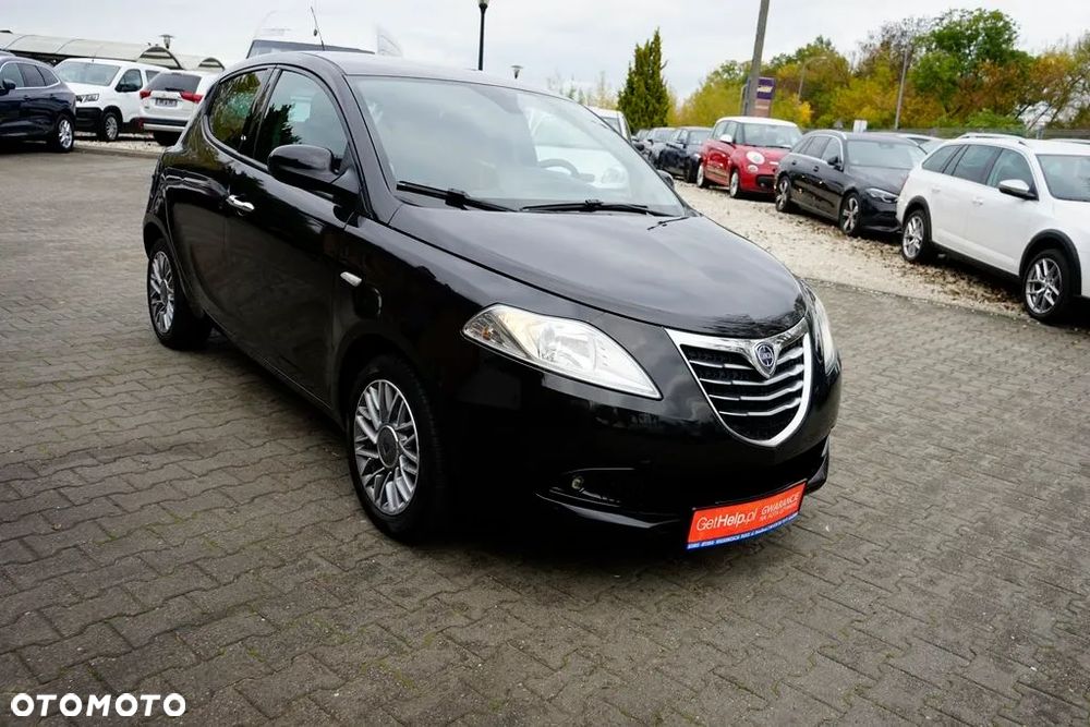 Lancia Ypsilon Y 0.9 TwinAir Turbo 8V Gold - 4