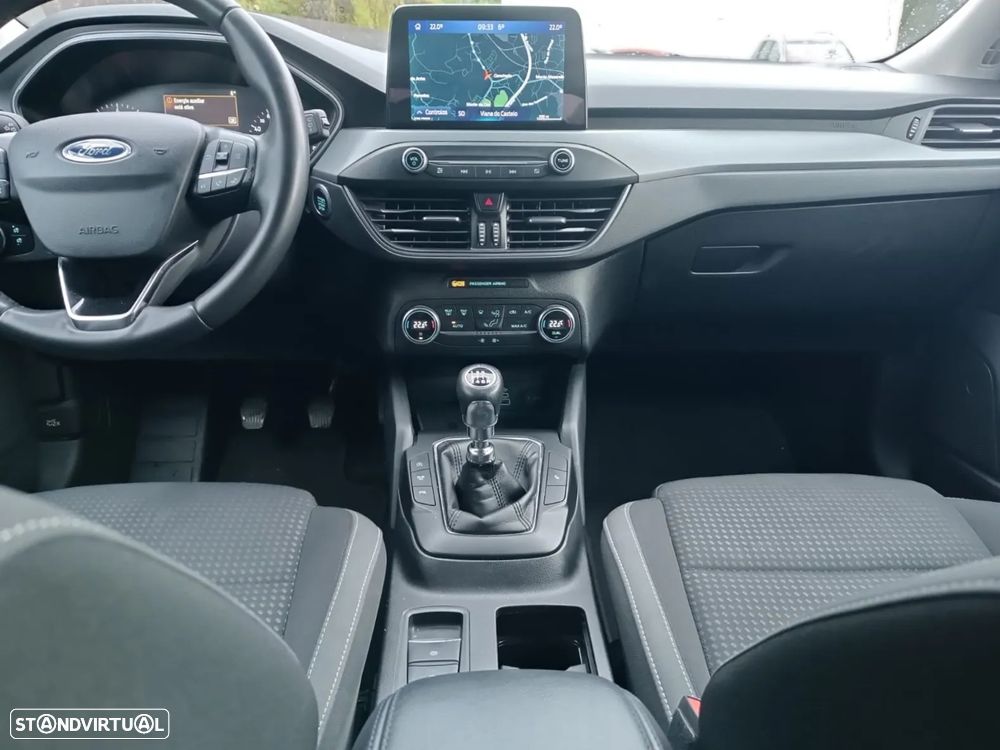 Ford Focus 1.0 EcoBoost MHEV Connected Design - 14