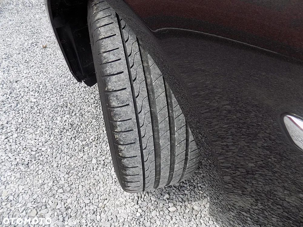 BMW Seria 5 518d - 23