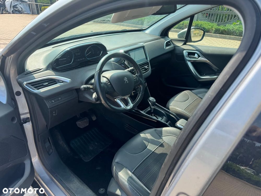 Peugeot 2008 PureTech 110 GPF Stop&Start EAT6 Allure - 5