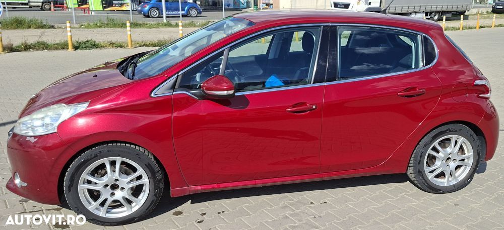 Peugeot 208 - 1