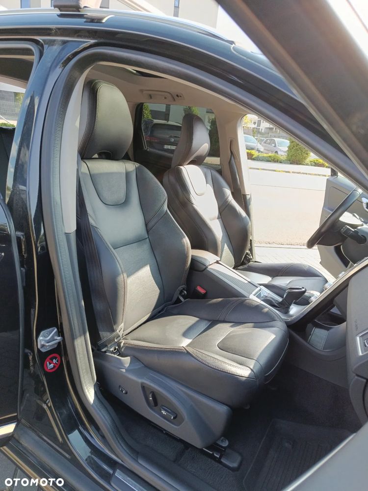 Volvo XC 60 T6 AWD Geartronic Momentum - 10