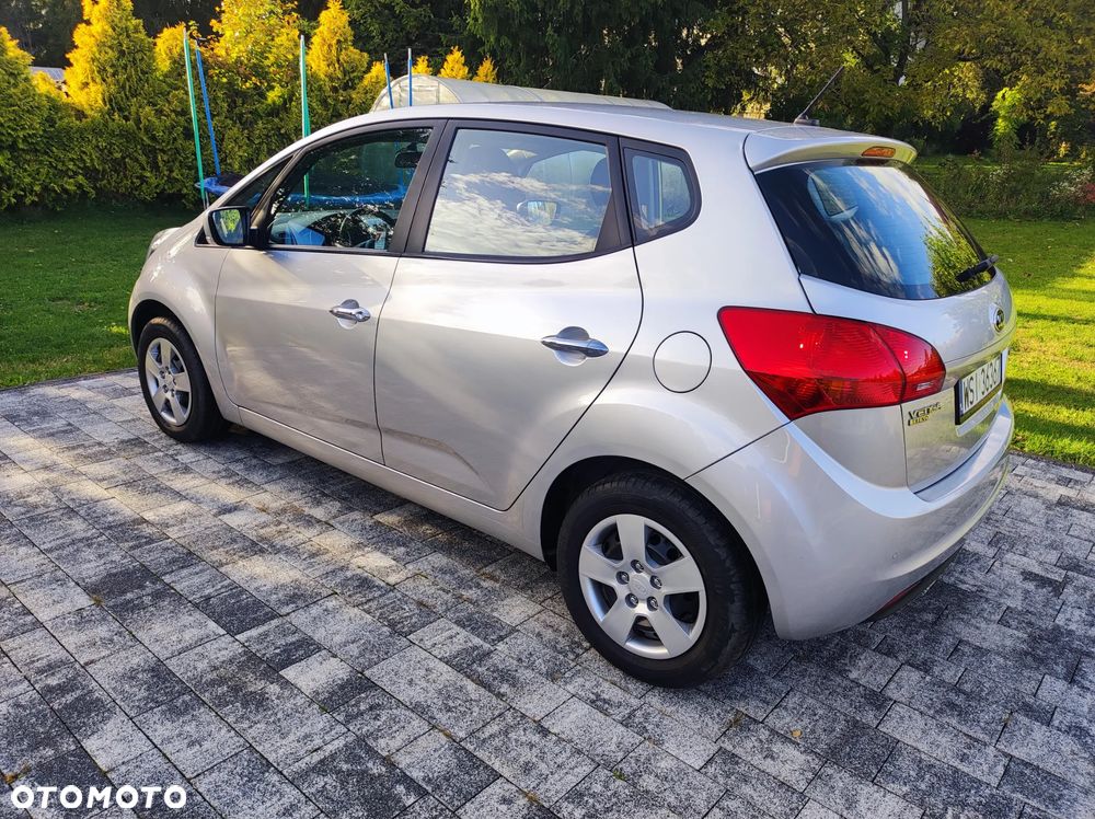 Kia Venga 1.6 L - 5