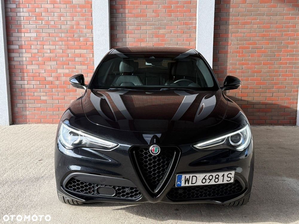Alfa Romeo Stelvio - 2