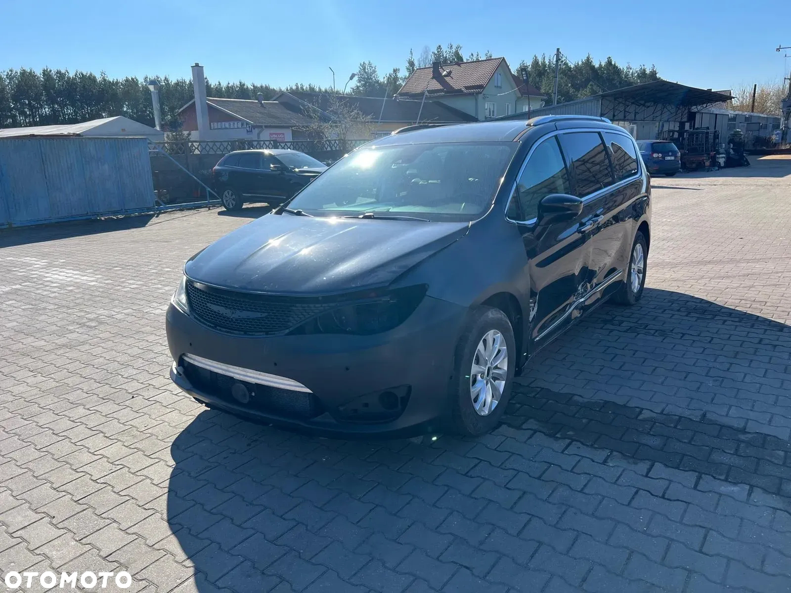 Chrysler Pacifica - 5
