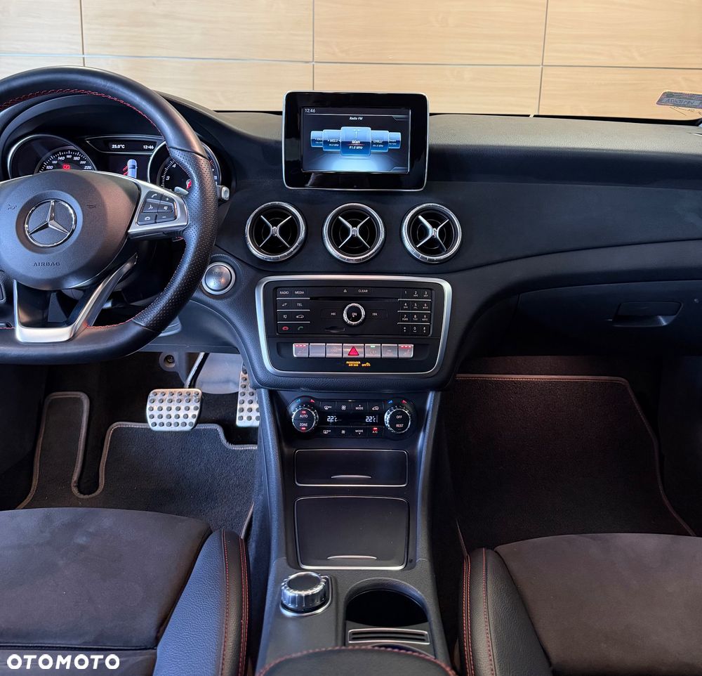 Mercedes-Benz CLA 200 7G-DCT AMG Line - 15