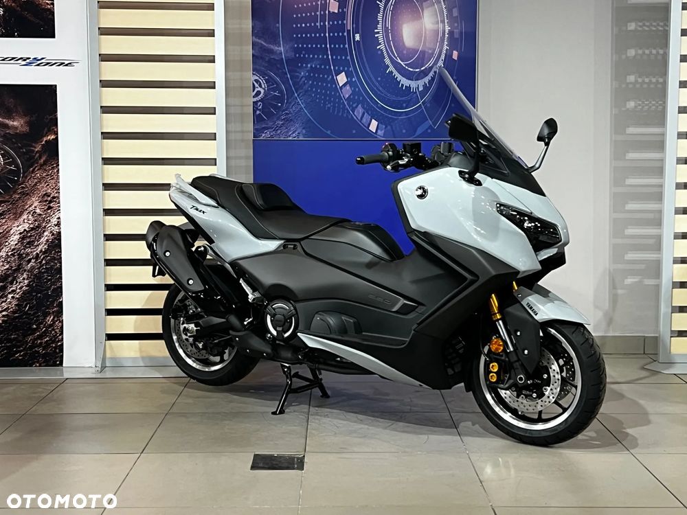 Yamaha Tmax - 10