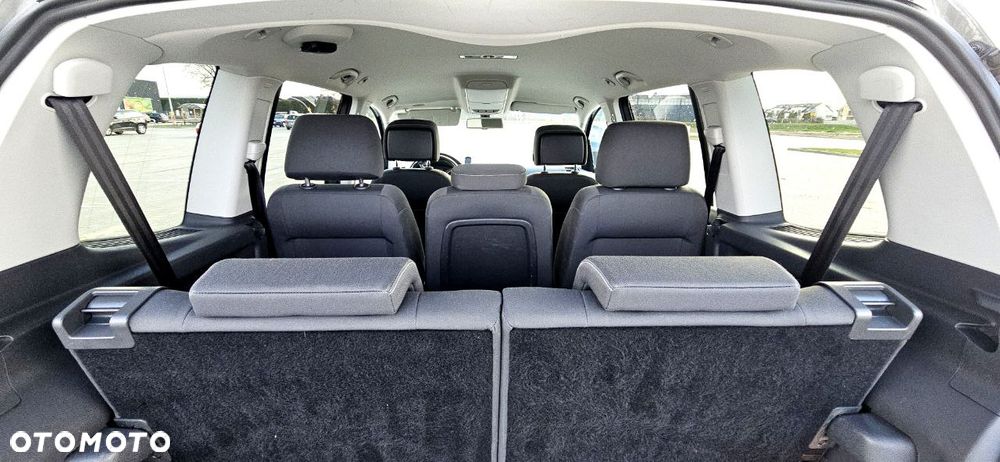 Volkswagen Touran 1.4 TSI MATCH - 12