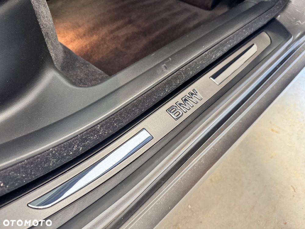 BMW Seria 7 750Li - 26