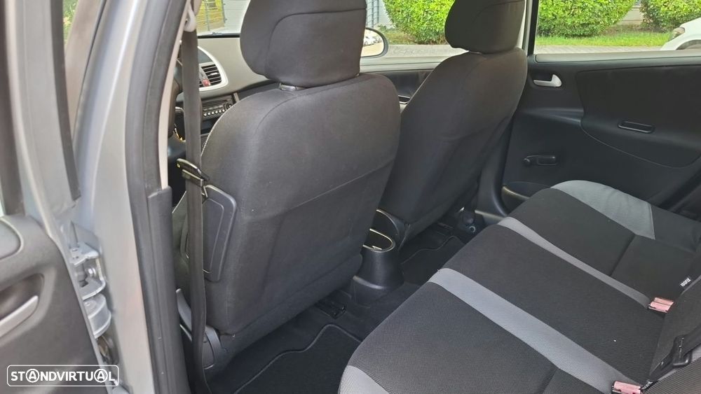 Peugeot 207 1.4 16V Trendy - 14