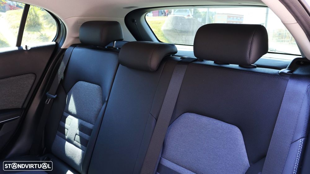 Mercedes-Benz GLA 220 d - 39