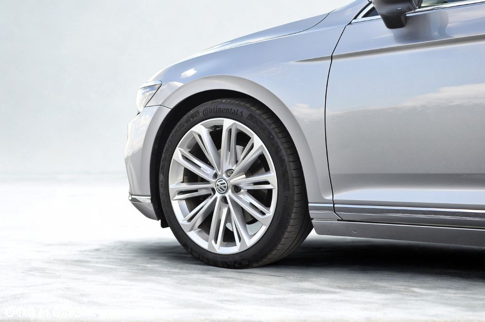 Volkswagen Passat 2.0 TDI EVO Elegance DSG - 10