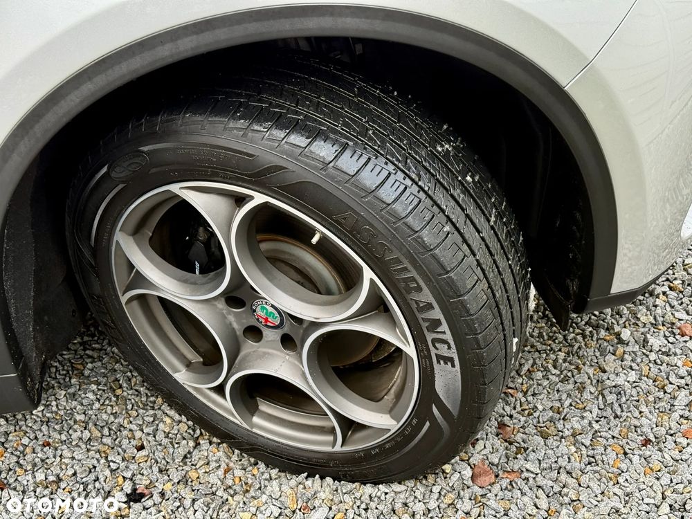 Alfa Romeo Stelvio 2.0 Turbo 16V AT8-Q4 Veloce Ti - 34